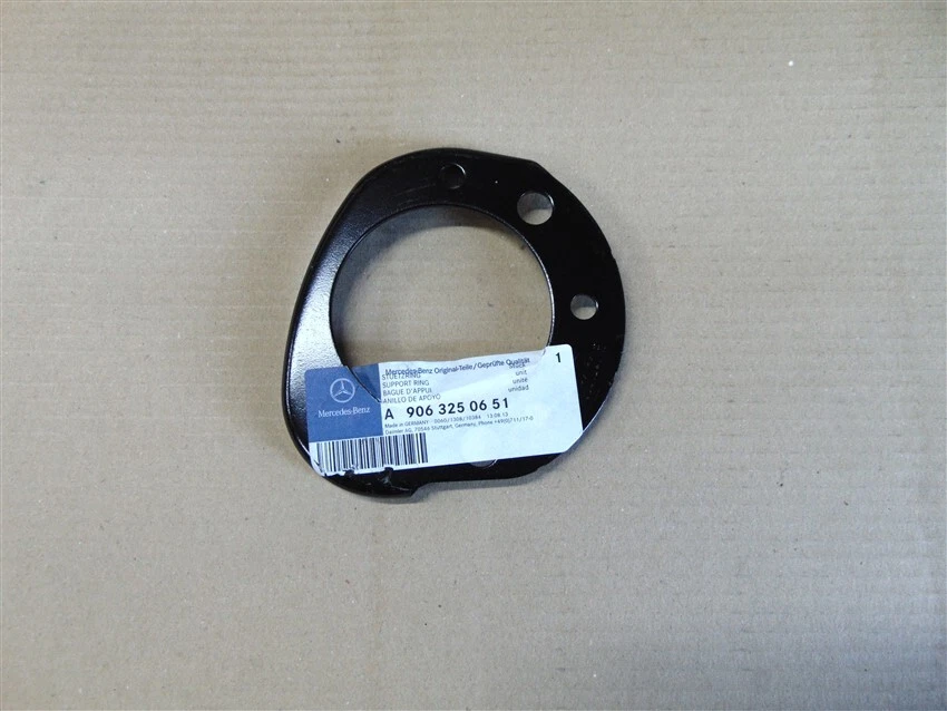 Brand New Front Shock Absorber Right Ring Genuine Mercedes 906/907 