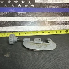 SUPERIOR TOOL CO. Pipe & Tubing Cutter 1-1/8" Capacity No. 350 USA