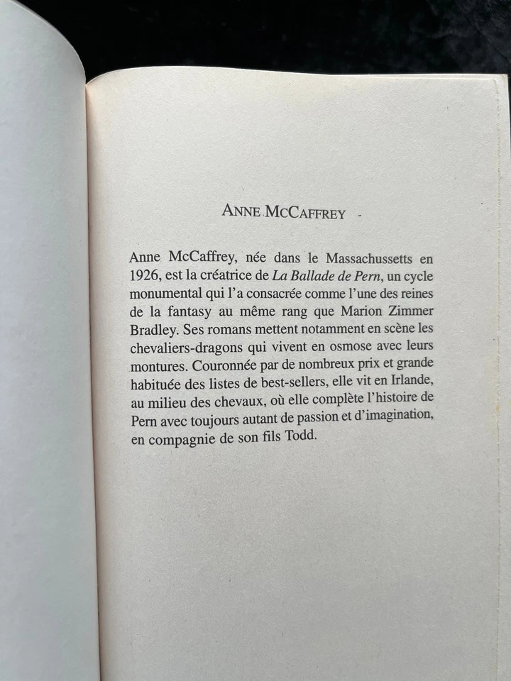 # Intégrale Fantasy - Anne McCAFFREY - LA BALLADE DE PERN T. 1 - Pocket - 2010 - Photo 4/4