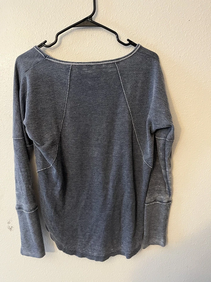 Sudadera Lucky Brand Ala de Murciélago Alta-Baja Manga Larga Pullover Cuello Redondo Talla M Foto 2 de 4