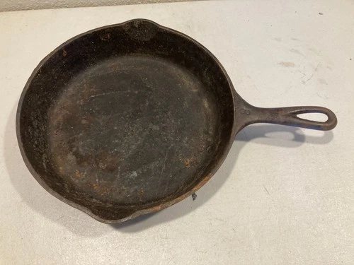Wagner Ware Sidney O #8 1058 Z Cast Iron Skillet Double Spout