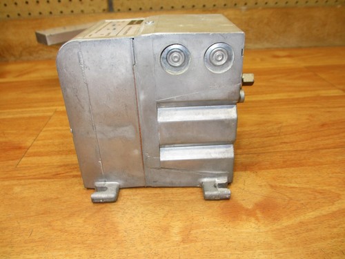 Honeywell 132595F *NEW* Modutrol Motor 120VAC .30amps 27 Watts - Picture 9 of 11