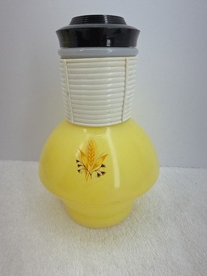 Vintage 1950 McKee Hottle Glasbake w/Bakelite Lid- Yellow w/Wheat/Flower Design