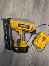 DeWalt 18V Second Fix Nail Gun DC618 Finish Nailer With Battery And Charger