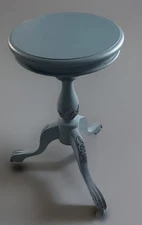 Vintage Roundhill furniture Wood pedestal side table in teal.￼Rustic