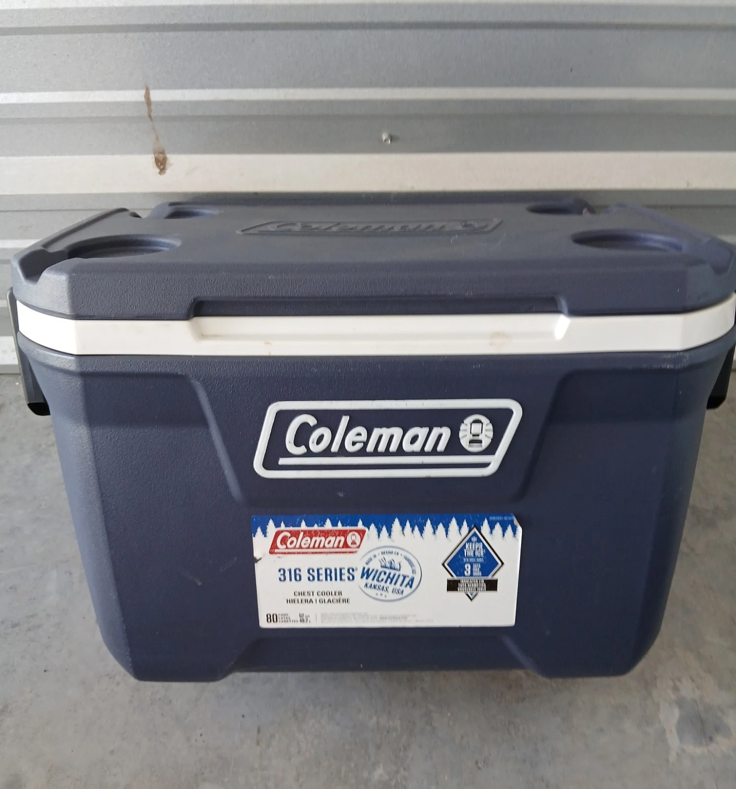 Coleman 316 Series 62 Quart Chest Cooler. Blue. Holds 80 Cans