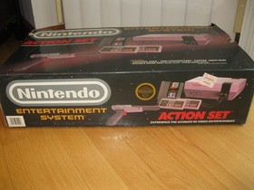 Juego de acci&oacute;n original Nintendo NES. Mayormente en caja original con el juego Super Mario/ Duck Hunt.