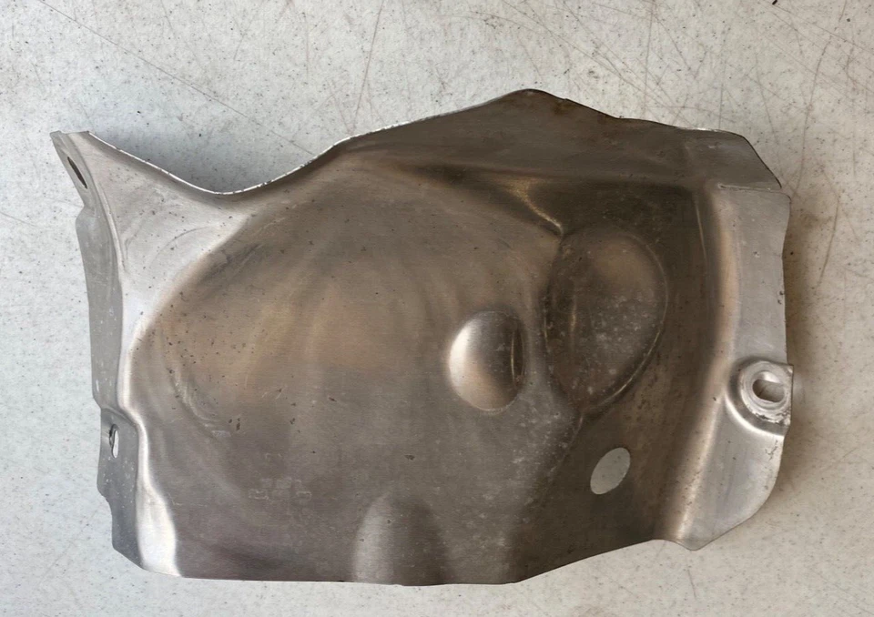 Protector térmico de cremallera de dirección para Audi A6 C6 2005-2011 OEM #4F0422703 Foto 3 de 4