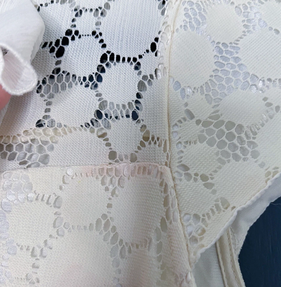 Vestido Vaina Encaje Crema Volantes Corpiño Talla 6 Núcleo de Hadas Atemporal Clásico Coqueta Foto 4 de 4