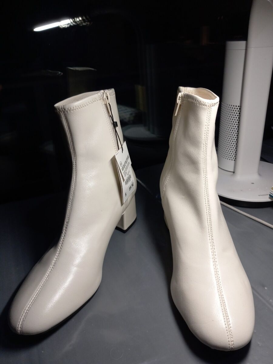 Zara NWT Stretch Block Heel Ecru White Boots 9 Classic Zara NWT Stretch Block Heel Ecru White Boots 9 Classic