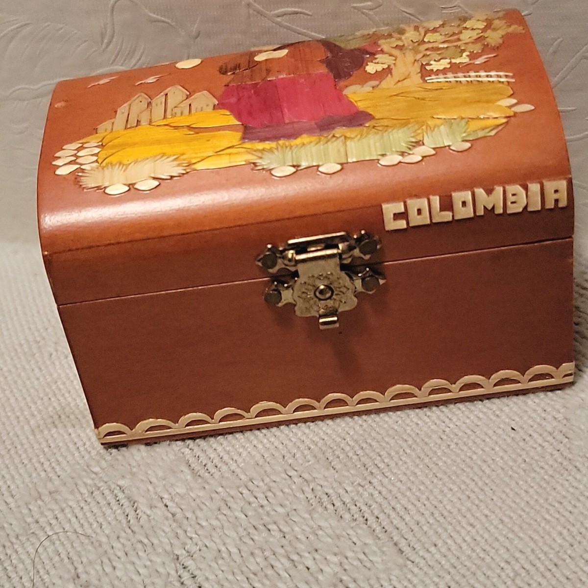 Vintage Small Hand Carved Wooden Jewelry Trinket Box Columbia