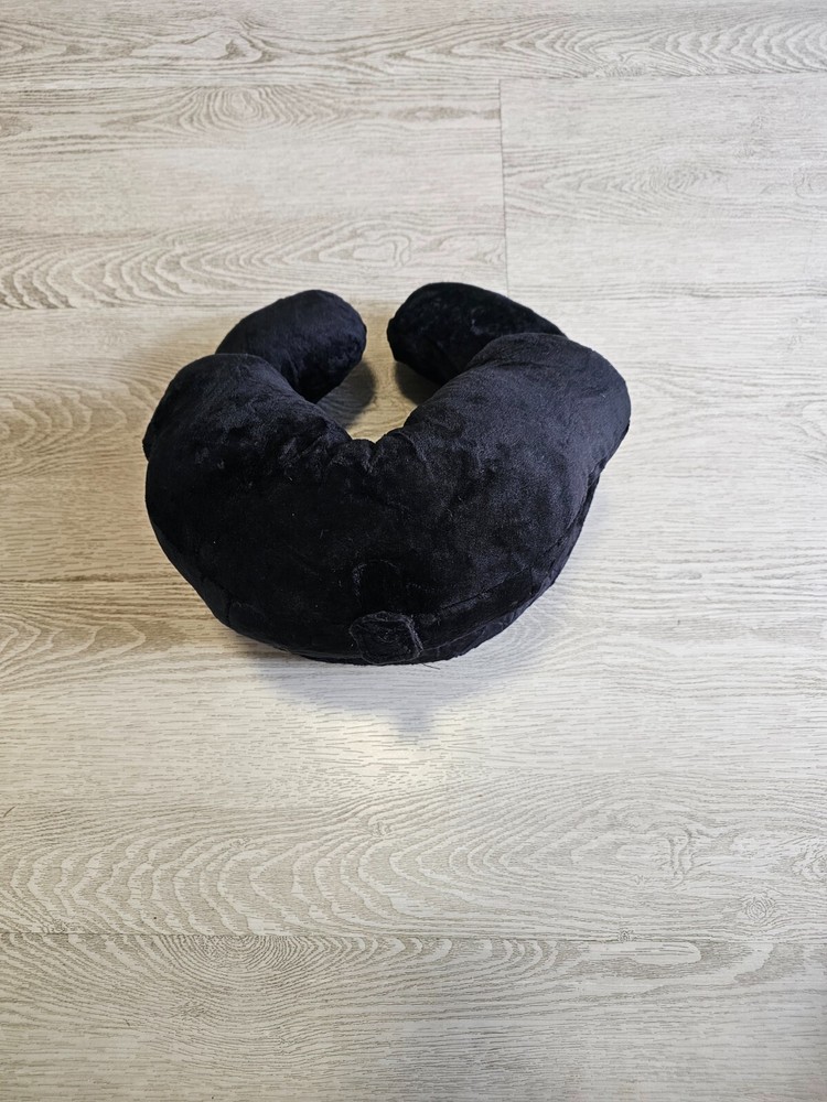 Neck support travel pillow for comfortable journeys