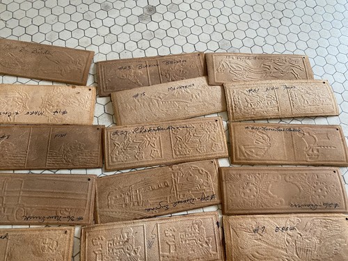 24 Vintage HAND TOOLED leather wallet Samples HORSE WESTERN cowboy BIFOLD brown - Picture 13 of 14