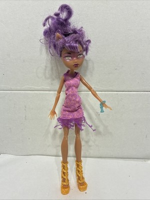 2008 Monster High Clawdeen Getting Ghostly