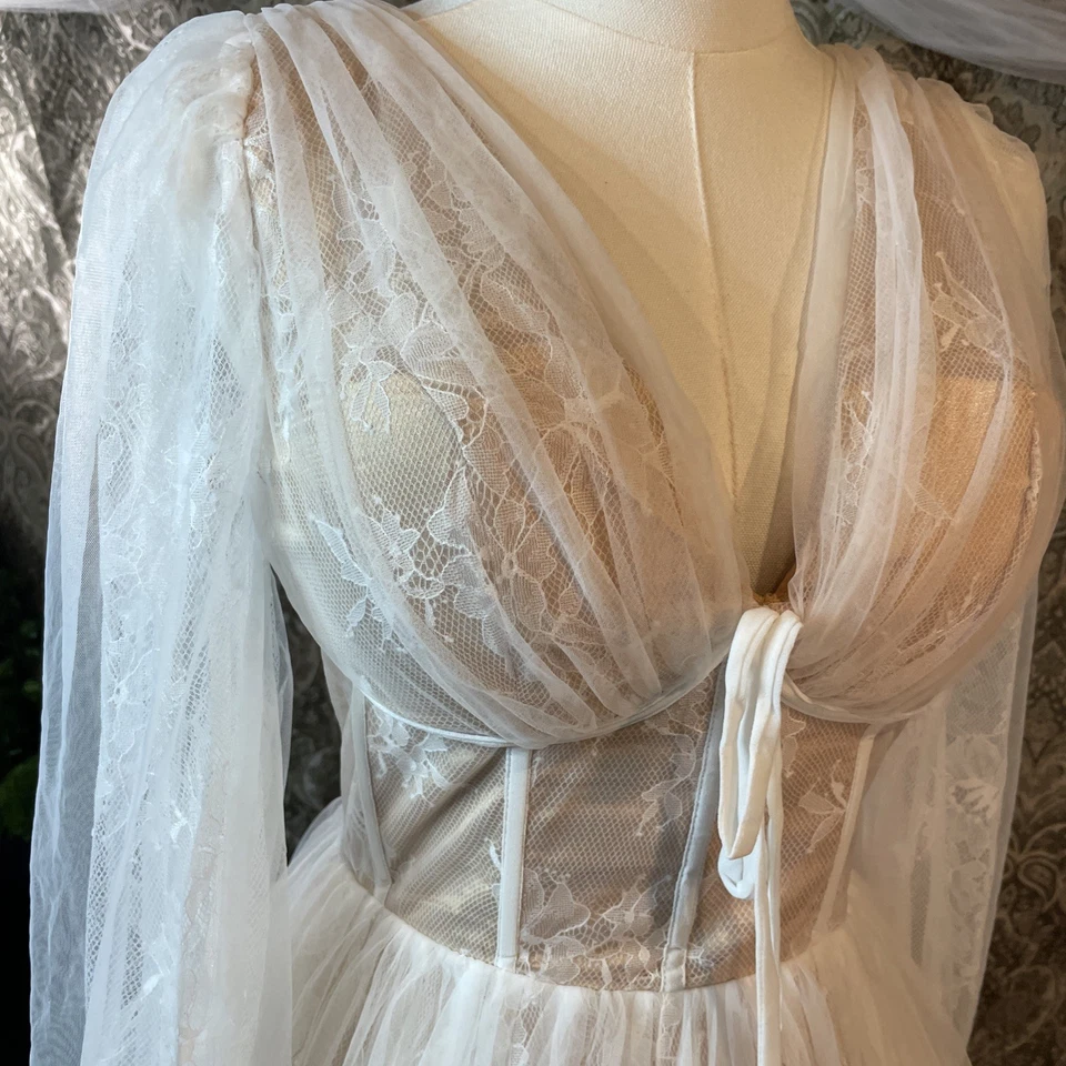 Elegant White Lace long Wedding dress with corset top and full skirt size XS￼ - Image 3 of 4