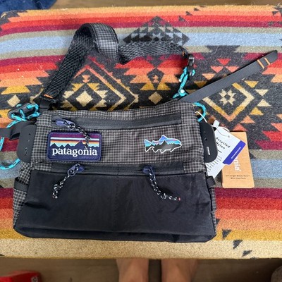 NWT Patagonia Fitz Roy Black Hole Hip Bag Fanny Pack Black Grid Pattern NEW