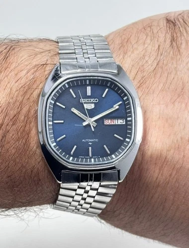 Vintage Watch Seiko 5 Automatic 7009-5210 Blue Dial 17 Jewels Japan Made