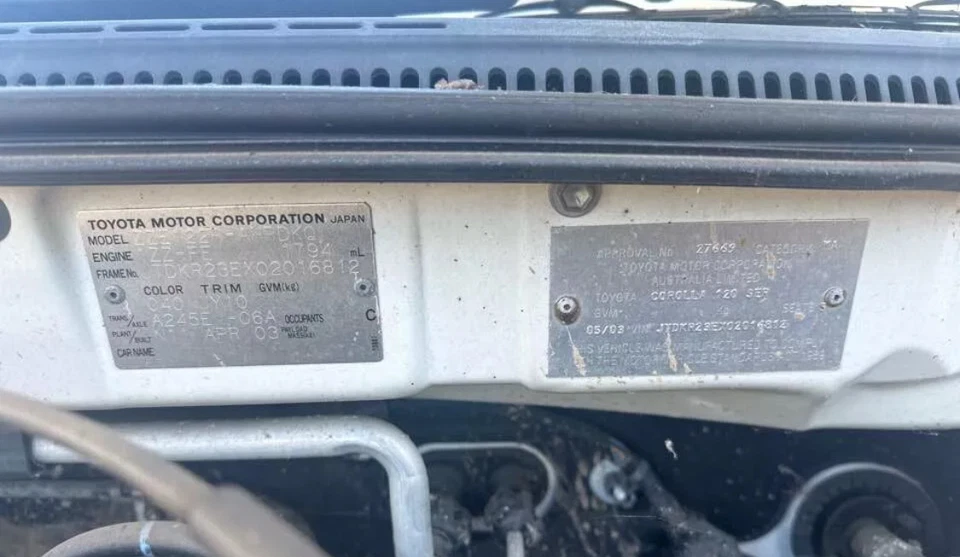 2003 Toyota Corolla Steering Wheel Assembly #B122 - image 4 of 4