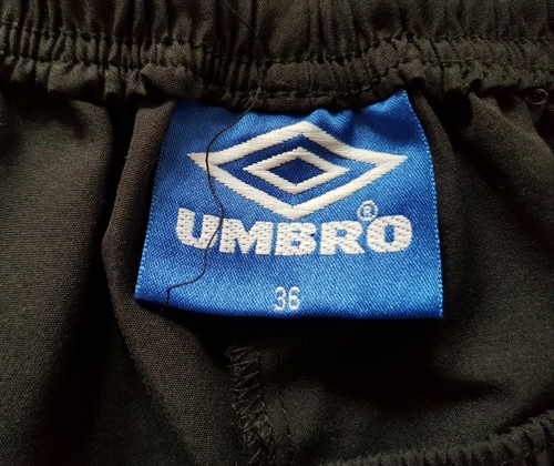 Manchester United 1996 - 1997 Home football Umbro shorts size 36 - Picture 3 of 5