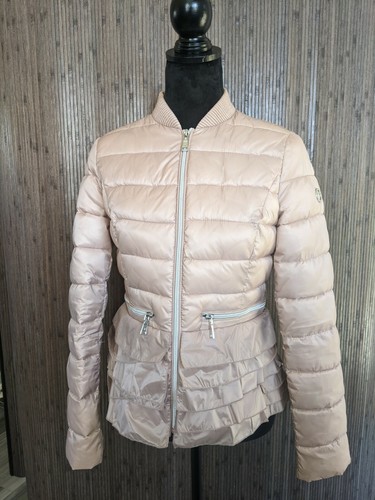 tahari ruffle puffer