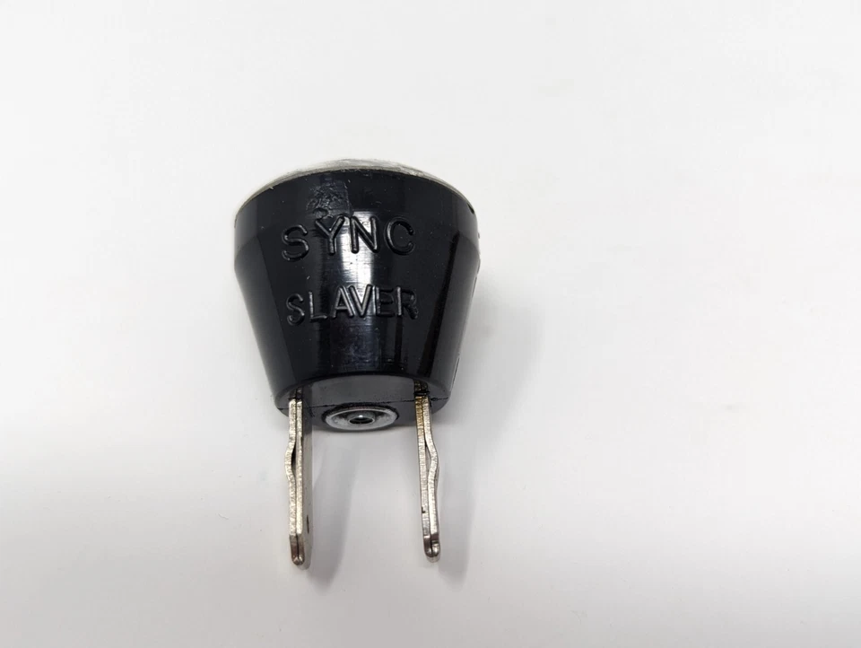 VINTAGE Minicam Auto Camera flash Slave Unit "Sync-Slaver", Untested, w/ Manual - Image 3 of 4