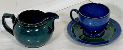 Denby Metz Teetasse und Untertasse plus 1/2 Pint Milch-/Sahnekännchen blau grün Qualität