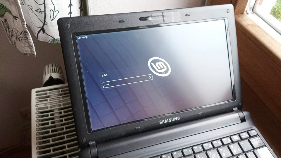 "e-ink" - "Pixel Qi" Display in Netbook Samsung N145 , diy , windows7key - Bild 4 von 4