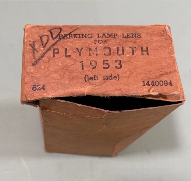 Early Prod Plymouth Cambridge Cranbrook Belvedere 1953 lentes de estacionamiento delanteras nuevas de stock  Foto 3 de 4