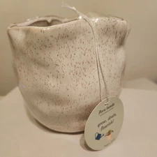 Flora Bunda ceramic Planter NEW!  In creme speckled.  