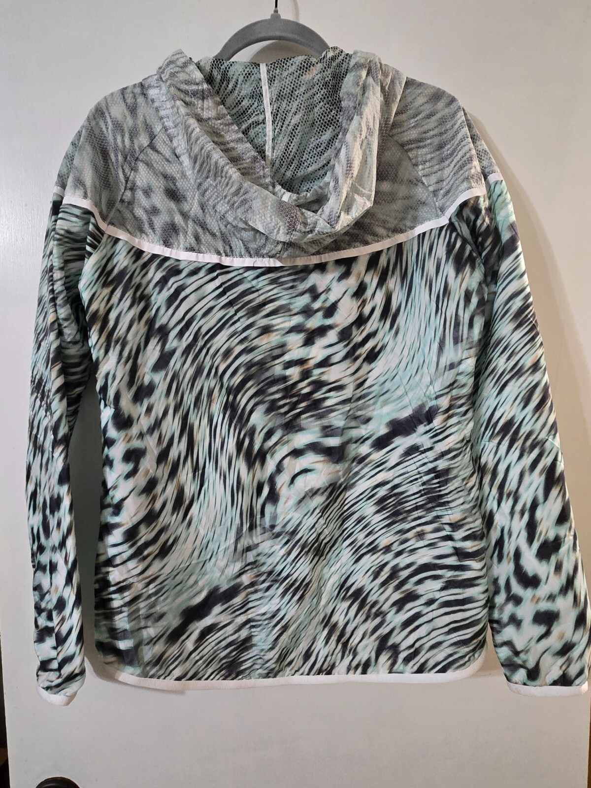 Nike Tech Hyperfuse Hooded Windrunner Jacket Size… - image 2