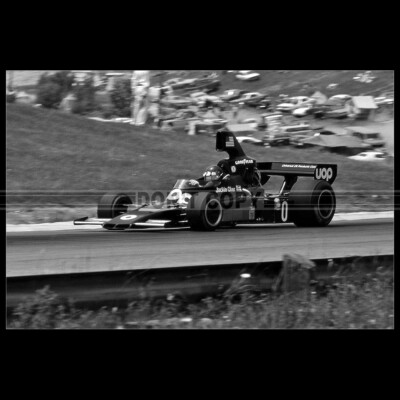 Photo A.024955 SHADOW DN6 JACKIE OLIVER F5000 CHAMPIONSHIP MOSPORT PARK 1975