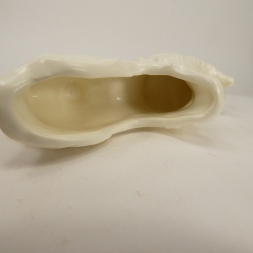 Vintage Milk Glass Embossed Decorative Shoe Figurine Unbranded 4.5" ADK0X - Picture 9 of 14