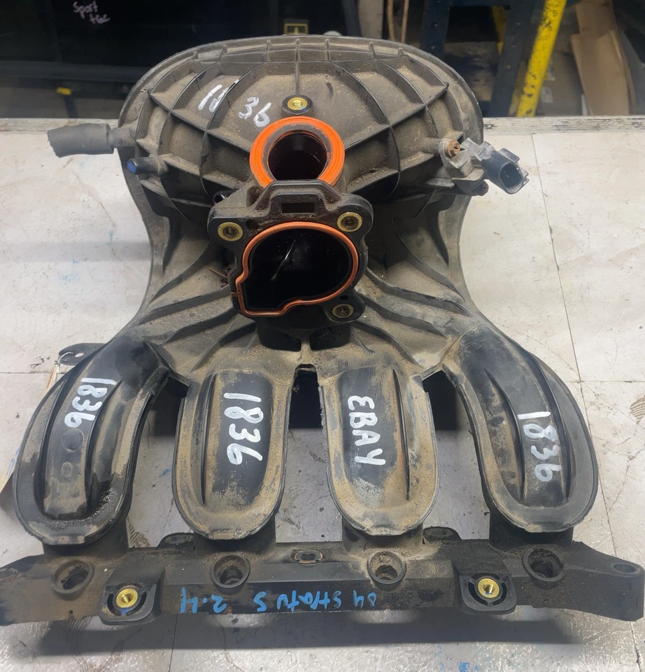 Colector de admisión Dodge Stratus 03-06 2003-2006 SEBRING 2,4 L OEM Foto 2 de 4