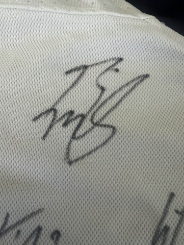 2023-24 Winnipeg Jets Team Signed Jersey JSA LOA Size 54 Connor Hellebuyck - Picture 4 of 6