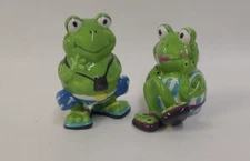 Fat Toad Frogs in Beach Clothes Salt Pepper Shaker Set
