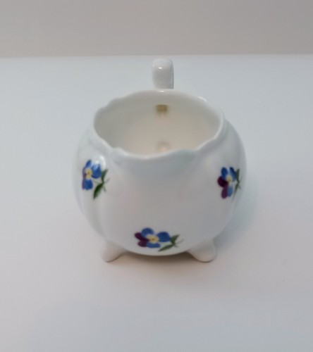 Small Vintage Jubilee Creamer Fine Bone China Violets Made In England VGC - Picture 3 of 11