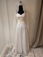 Vintage 1970s Unbranded Off White Wedding Dress Lace Pearl Train Veil Repair