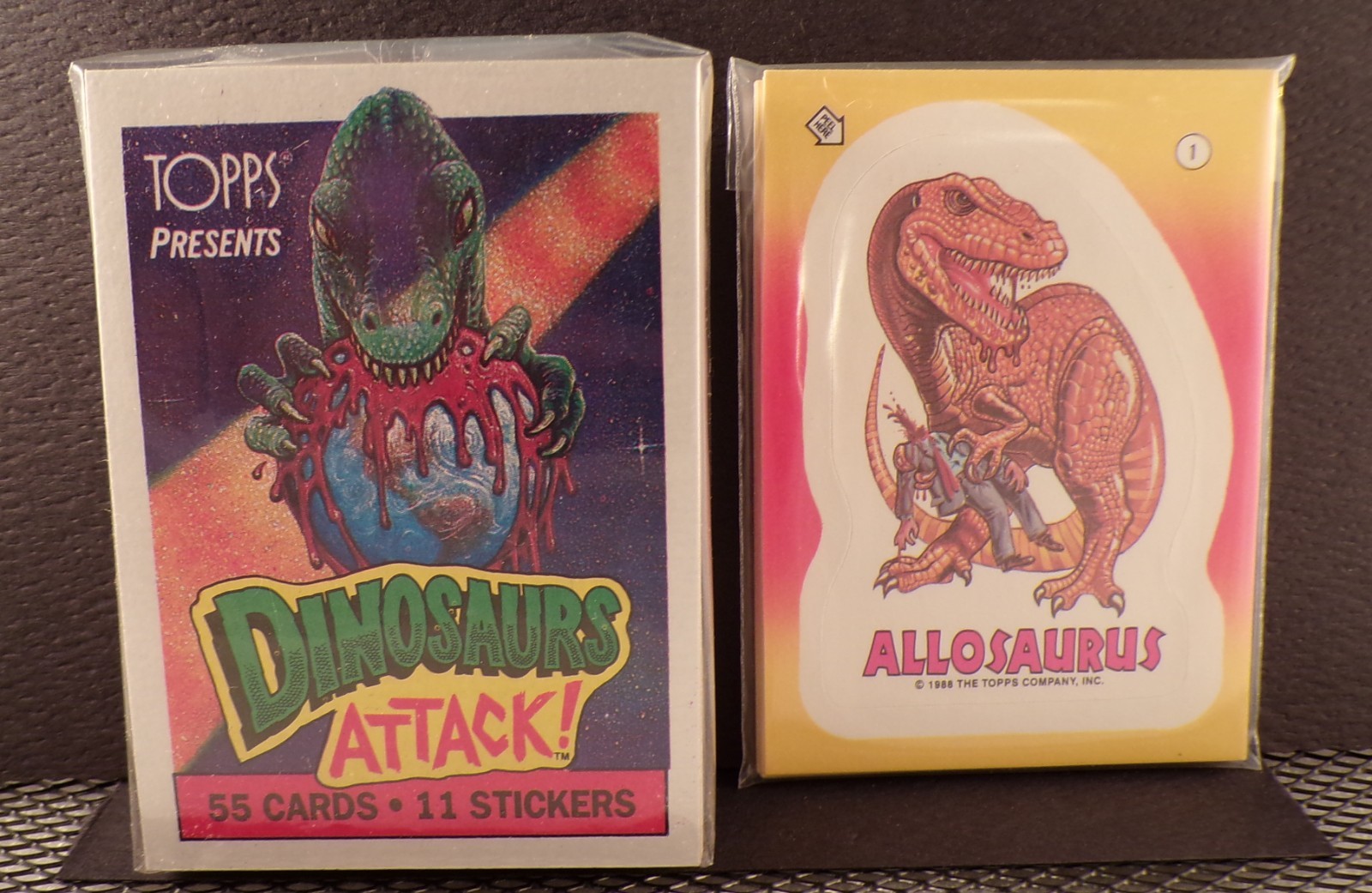 TOPPS 1988 DINOSAURS ATTACK COMPLETE 55-CARD + 11-STICKERS SET Beautiful !!!