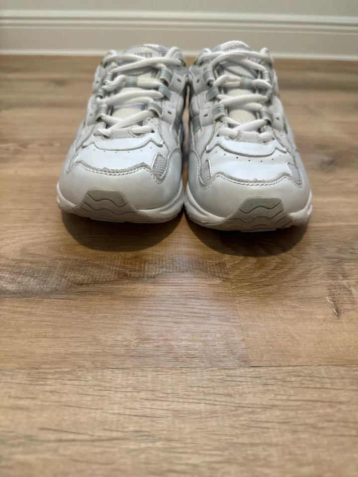 Zapatilla deportiva para mujer Vionic Orthaheel X-Trainer de cuero blanco movimiento triplanar talla 7” Foto 4 de 4