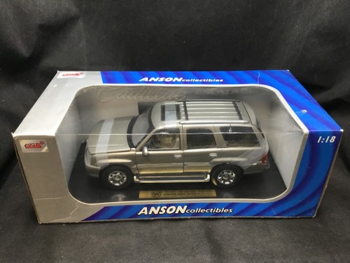 2002 Cadillac Escalade Die-Cast Model Anson 1:18 Scale Y22