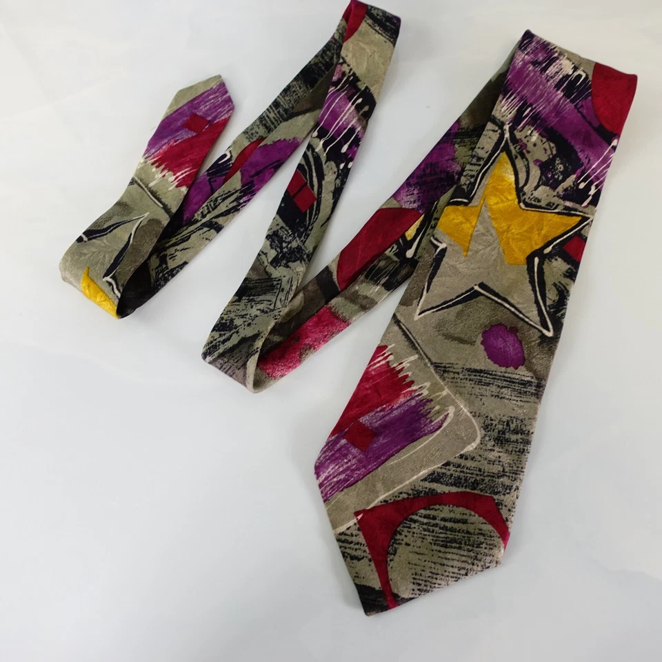 Gravata de pescoço masculina estrela seda contemporânea casual brilhante arte ousada BASILE MICHEL Itália - Imagem 3 de 4