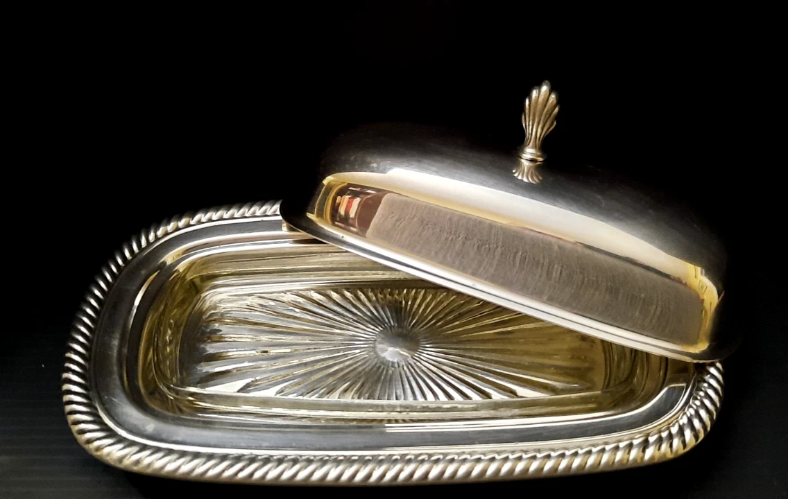 Vintage WM Rogers Silverplate Butter Dish with Glass and Pineapple Finial