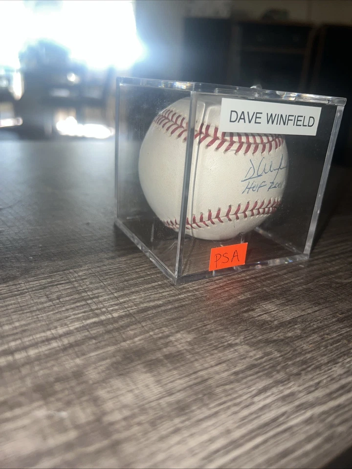 DAVE WINFIELD SIGNED OFFICIAL MAJOR LEAGUE BASEBALL WITH "HOF 2001" PSA/DNA COA - Image 3 of 4