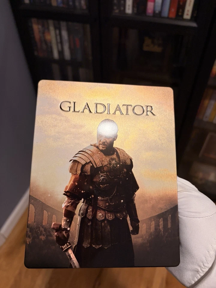 Gladiator Zavvi UK 4K UHD Blu-Ray Debossed Spot Gloss Steelbook - Image 2 of 4