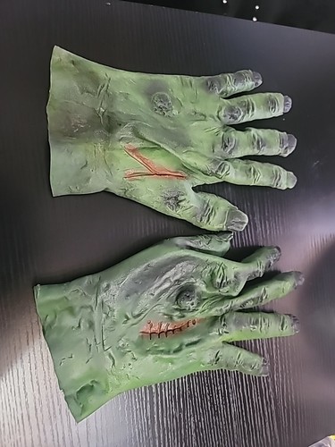 RARE 1984 Vintage Ben Cooper FRANKENSTEIN Monster Hands/Gloves GREAT CONDITION - Picture 1 of 11