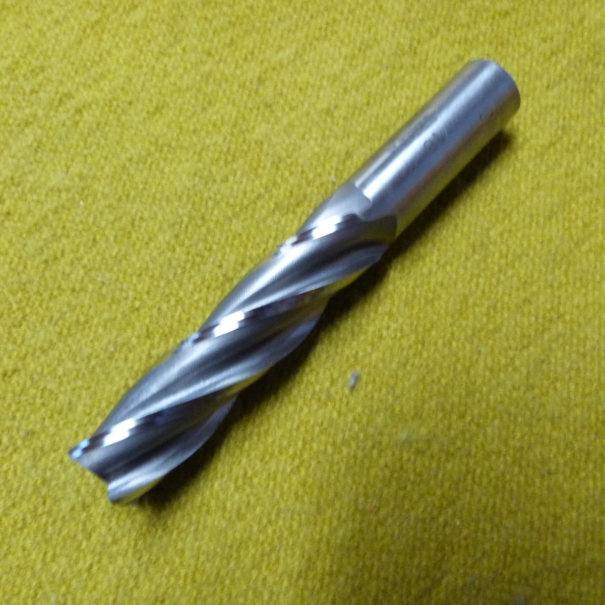 16mm Fräser L=92mm Z=2 Schneiden M38 Schaftfräser für Metall Kunststoff 16mm Fräser L=92mm Z=2 Schneiden M38 Schaftfräser für Metall Kunststoff
