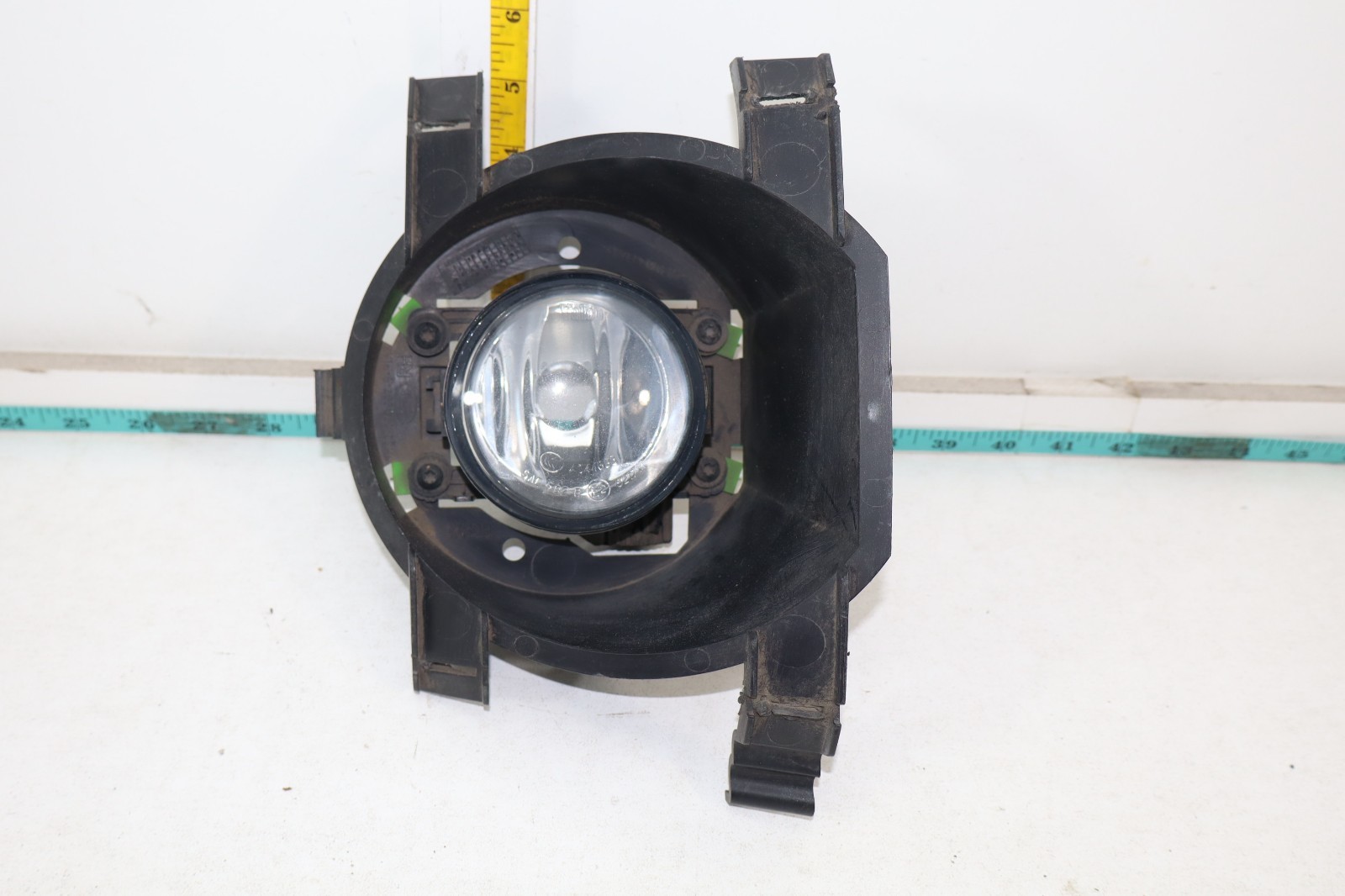 2008-2010 Land Rover LR2 Front Right Passenger Side Fog Light Lamp w/Bezel OEM