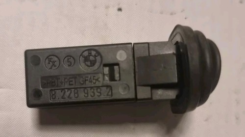 BMW E46 X3 X5 E60 E61 E90 E91 E93 Anschlagpuffer Auswerfer Tankklappe 8228939
