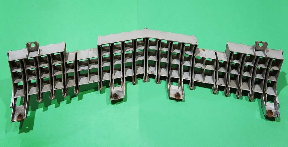 1975 Cadillac Eldorado OEM grade inferior frontal - Imagem 4 de 4