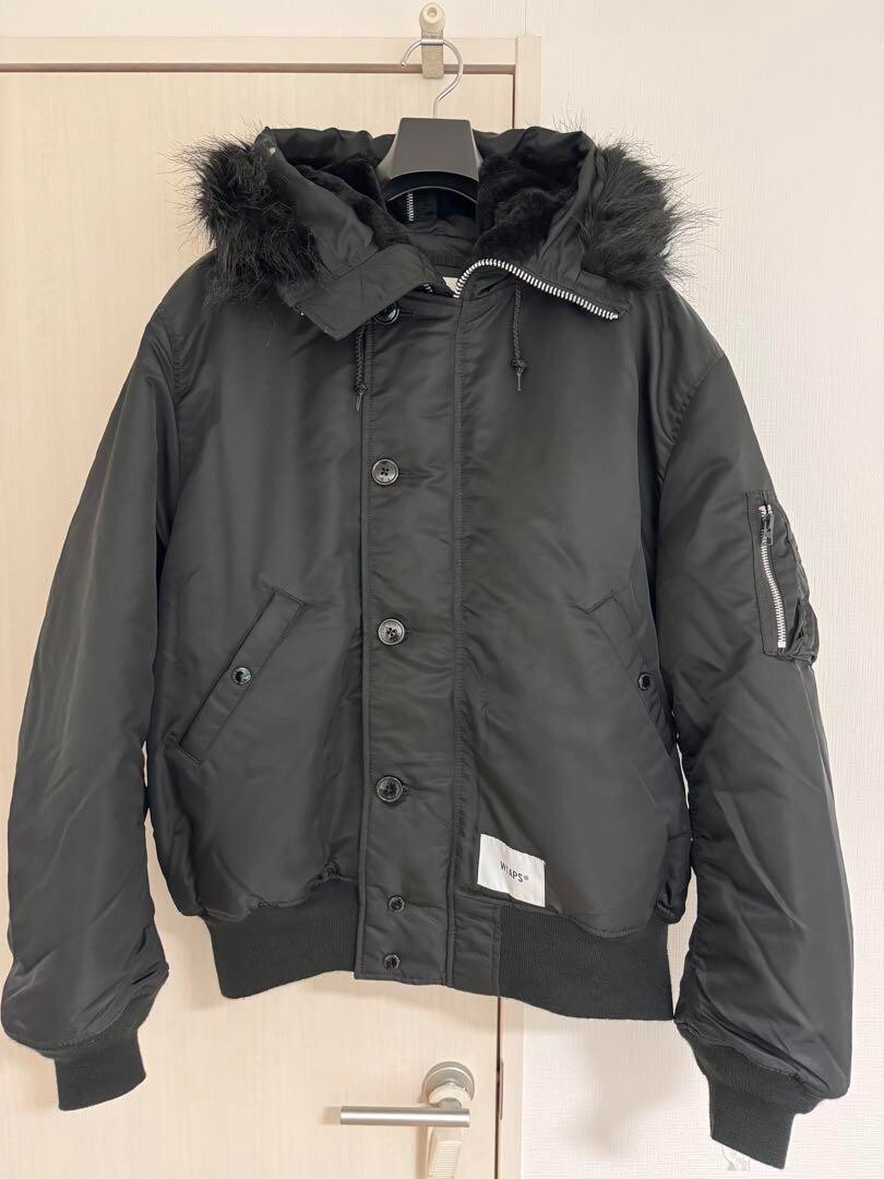 Wtaps Alpha Industries N-2B Black Color Fur Hooded Jacket Wtaps Alpha Industries N-2B Black Color Fur Hooded Jacket